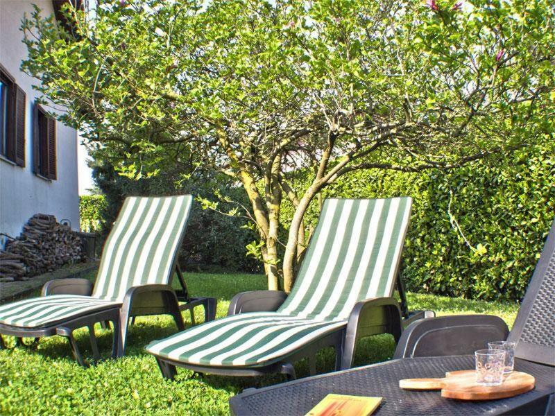 Villa Iris -Pet Friendly Stay - Garden - Private Parking- Bike Friendly Holiday House Colico Dış mekan fotoğraf